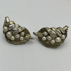 Coro Faux Pearl Rhinestone Clip On Earrings With Adjustable Spring Tension VTG