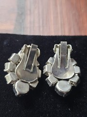 Vtg Estate Clip On Eearings Silver Tone Clear Rhinestone Prong Set Cluster .75″