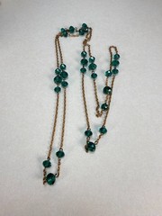 Vintage Beautiful Long Emerald Green Crystal Station Necklace Gold Tone Chain