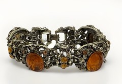 Vintage Jewelry Selro Selini ? Gold Tone Faux Topaz Pearl Bracelet 7.25 unmarked