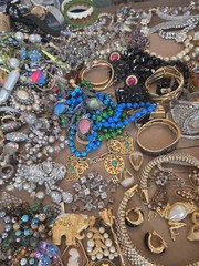 Massive Vintage Jewelry Lot 100’s of Signed Pcs / OVER 500 PCS + Misc 1G bag…