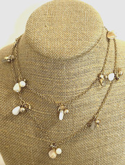 LOT OF 2 NECKLACES GOLD TONE CHAPS VINTAGE CHAIN/BELT MOTHER OF PEARL 32-36 IN