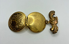 Vintage Locket Photo Brooch Pin Gold Tone C Clasp Heart Floral Embossed