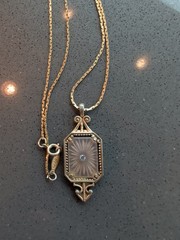Vintage AVON Frostlight Camphor Glass Victorian Pendant Napier Necklace R148