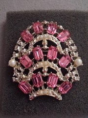 Vintage pink baguette rhinestone & faux pearl brooch, tiered, layered sheild…