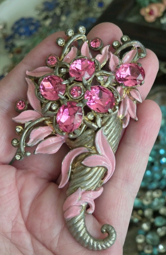 Lovely Vintage Pot Metal 1930s Cornucopia Pink Glass Brooch