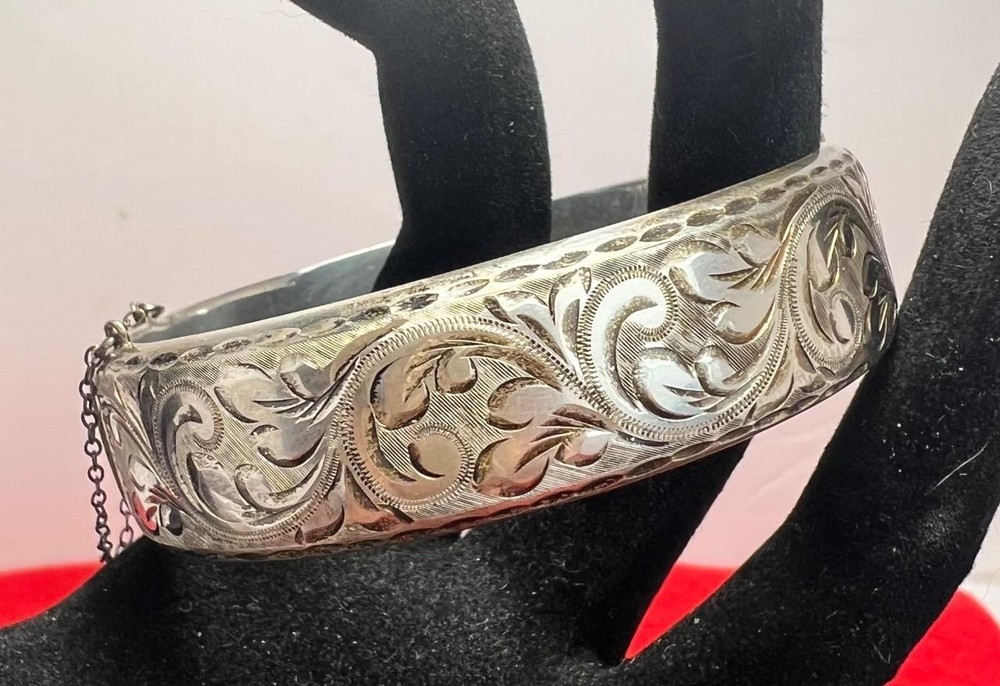 Vintage British English JS 925 Sterling SILVER Hand Chased Bangle Bracelet 7″