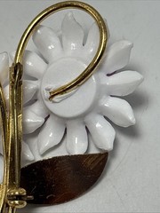 Flower Pin Brooch Plastic Flowers Enamel Leaf White Purple Green Gold Tone