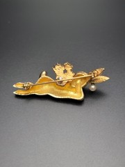 RARE VINTAGE Signed JOMAZ Gold Tone “Lazy Rabbit” Brooch MINT CONDITION