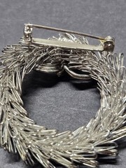 Vintage Silver Tone Wire Wreath Christmas Brooch Rhinestone Holiday Pin 1970s
