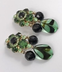 Rare Juliana D&E Green & Black Glass Dangle Clip Earring Book Piece. #1486