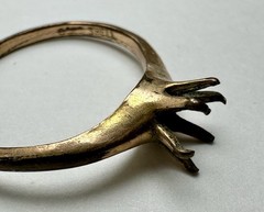 2 Vintage Gold Shell Rings, Unknown Sizes & No Stone