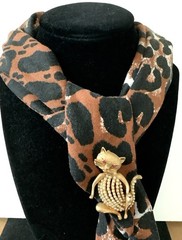 Vintage Kramer Goldtone Faux Pearl Bead Cat Brooch
