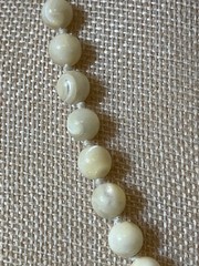 Vintage Mother of Pearl Necklace Single Strand Hand Knotted Beaded 18″