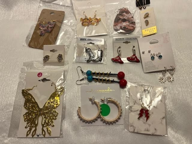 Lot #13: 14 PAIRS OF UNIQUE EARRINGS: LOTS OF VARIETY TO ADD TO YOUR COLLECTION