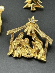 Chistmas Pin/Brooch Lot Avon, Nativity, Reindeers, Faux Pearls, Christmas Trees