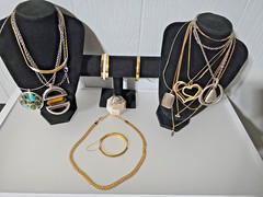 Nice Mixed Metal Material Gold/Silver Tone lot of jewelry Signed/Unsigned