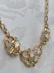 Vtg Unsigned Goldtone Opaline Glass Rhinestone Faux Pearl 17″ Necklace
