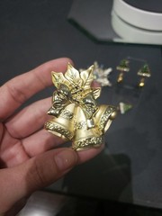 14 pc lot vtg jewelry Brooches pins earrings Christmas Trees wreath rhinestones