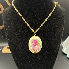 Vintage Oval Rose Pendant Necklace on Vintage Monet Fancy Link Chain