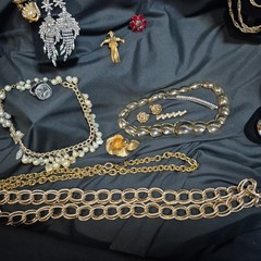 Jewelry Vintage to Modern Costume Mixed Lot Estate Gold Tone