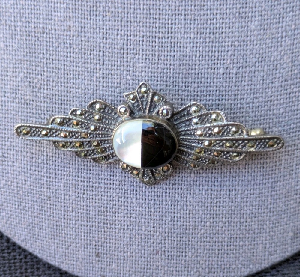 Vintage 925 Sterling Silver Marcasite Black & White Brooch Pin MOP Stone F3