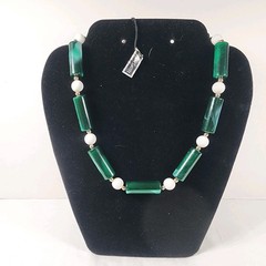 Vintage Green Marbled White and Gold Genuine Lucite Beaded Necklace New Retro