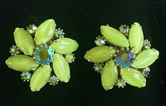 VTG Signed WEISS Flower Earrings Green Glass & Aurora Borialis Rhinestones