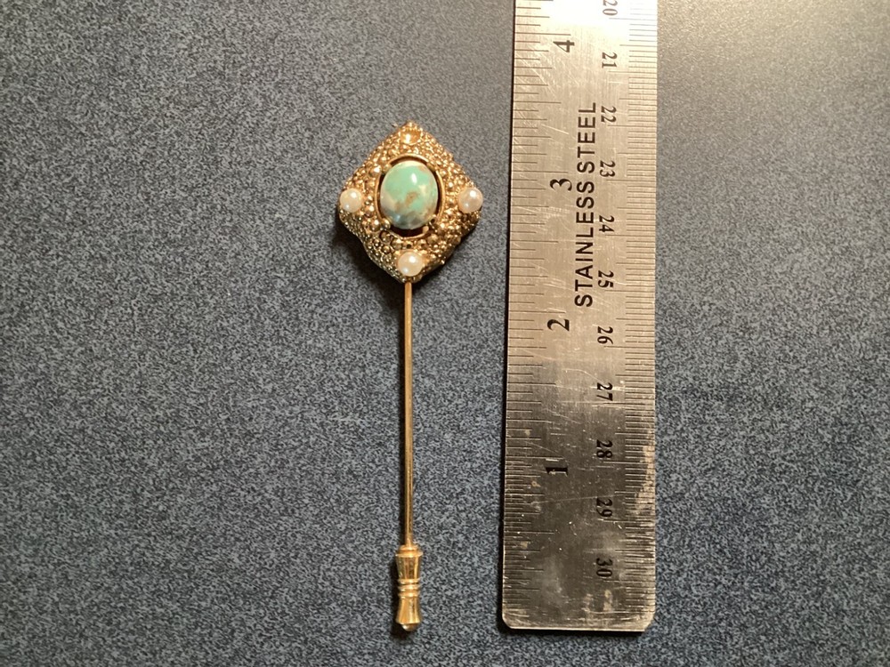 Vintage 1968 Sarah Coventry Remembrance Faux Torquoise Stick Pin