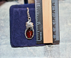 AMBERGRAND POLAND STERLING SILVER BALTIC AMBER GRAPES LEAVES PENDANT. BRAND NEW