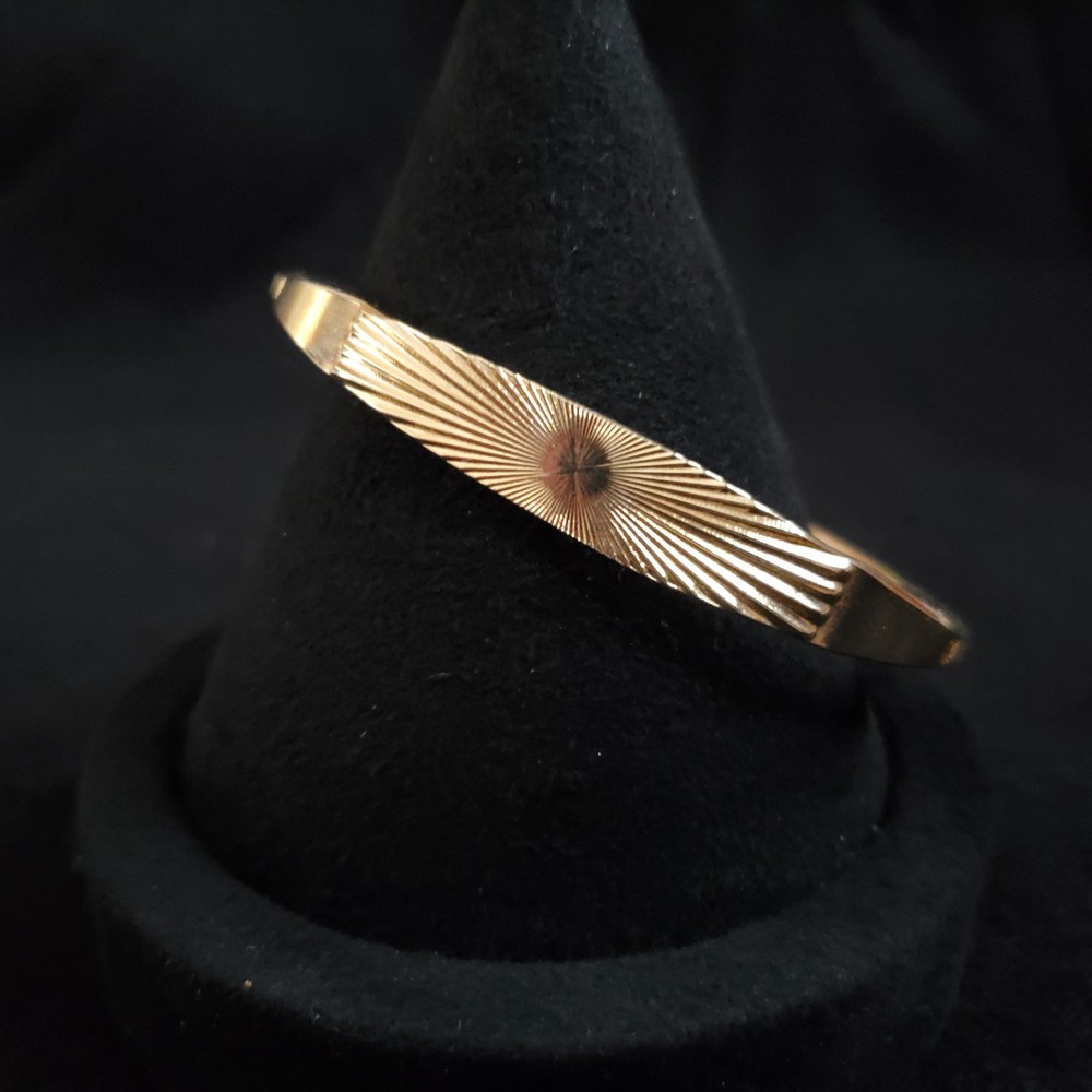 Vintage Cuff Bracelet Gold Tone Starburst 6.75″