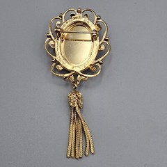 Vintage Whiting & Davis Amber Glass Hologram Cameo Brooch Tassel Gold Tone Pin