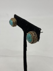 Vintage Q Barge Thailand Gold Tone Turquoise Cabochon Stud Earrings 0.5″