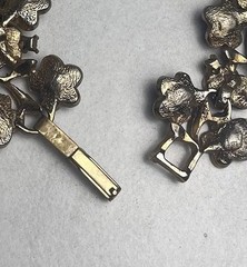 Vintage Floral Flowers Bracelet Gold Tone Enamel Rhinestone Fold Over Clasp 6.5″