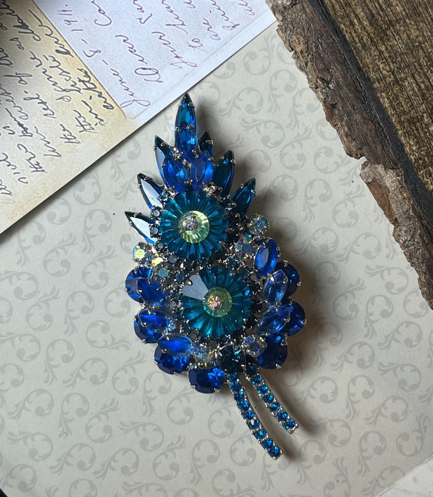 Vintage Costume Juliana Iridescent Peacock Blue Rhinestone Brooch V1309