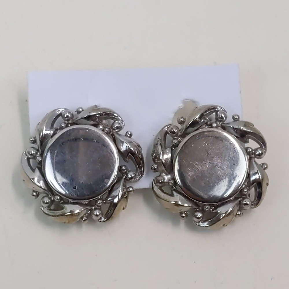 Star Signed Silver Tone Round Clip On Earrings Vintage Mid Century Costume Jewel