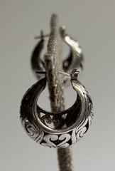 Vtg 90’s Sterling Filigree Scroll Work Hearts 1” Round Hoop Pierced Earrings 11g