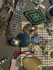Vintage Wear Repair Repurpose Lot ~ 50+ Items ~ Necklace Pendant Brooch Ring Pin