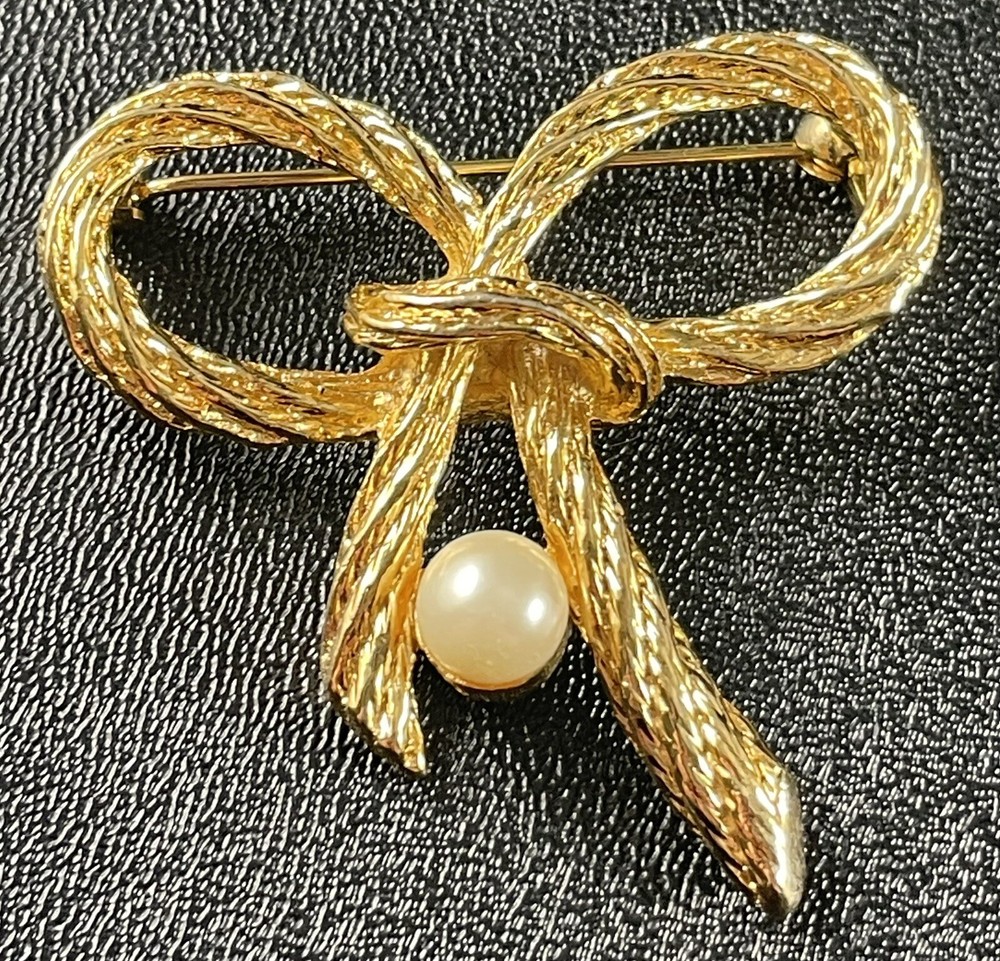 AAI Signed 2” Glass Pearl Bow Vintage Brooch Pin