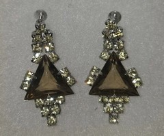 Vintage GORGEOUS EARRINGS Rhinestone Prong Set Stones Triangle Center