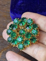Vintage Green Rhinestone Brooch Goldtone Round Cluster Pin 1.75”