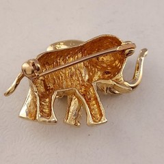 Vintage 14k Elephant Brooch with Red Eyes. High Polish and Textured. 4.8 Grams.