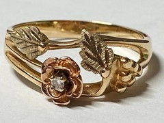 Vintage 10K Two-Tone Gold Diamond Flower Floral Ring Size 6.5 3g