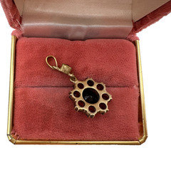 ANTIQUE VICTORIAN GORGEOUS RICH RED GARNET PENDANT GOLD FILLED FLOWER SHAPE UNIQ