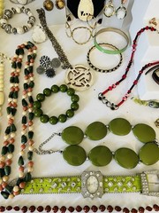 Jewelry addicts! Vintage Estate Costume AVON MONET 925 SOUTHWESTERN 89pc Lot