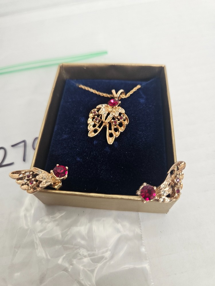 Vintage Fuller Brush Company Red stone “wings” Necklace & Earrings (JLY0279)