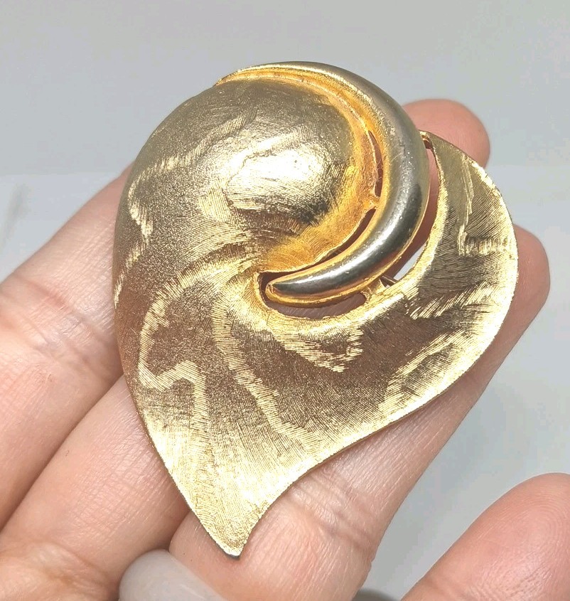 Vtg Brooch CJJ Brand Good Condition Size 55x45mm