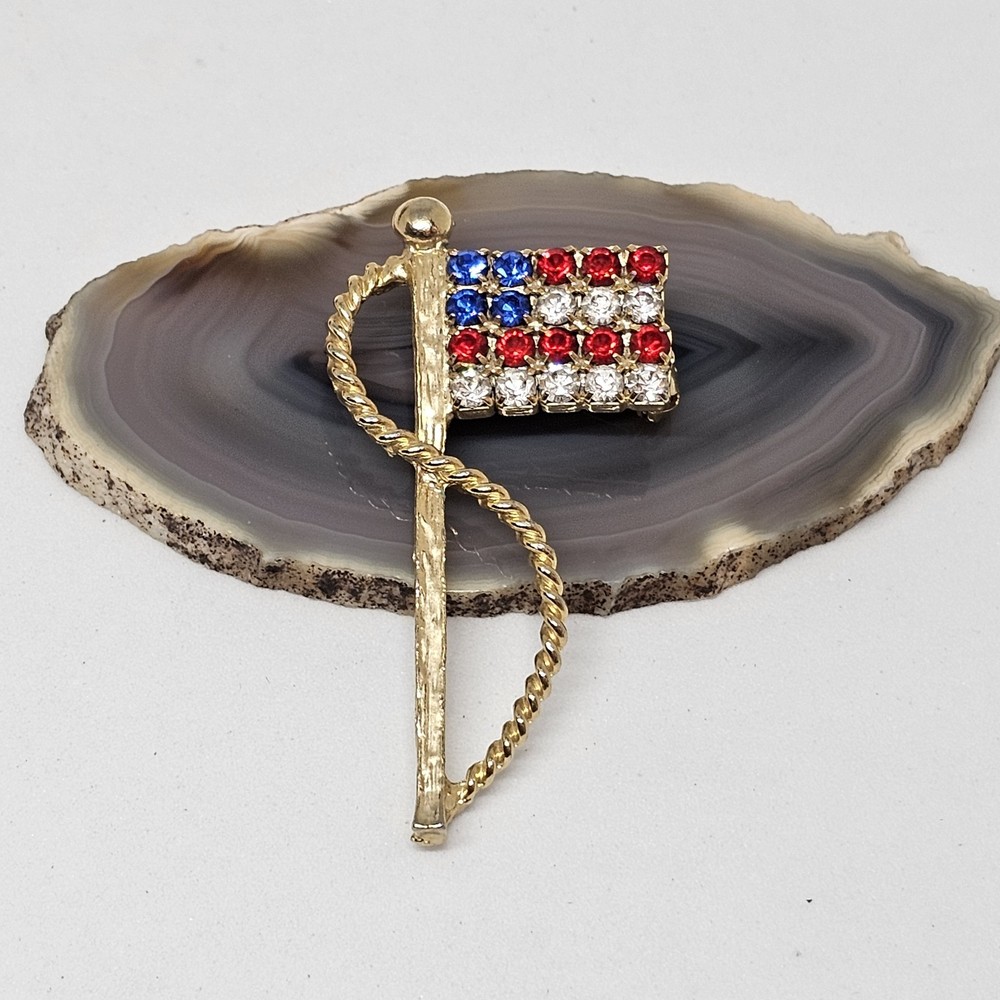 Vintage Rhinestone Gold Tone American Flag Brooch 80s/90s Patriotic Pin Jewelry