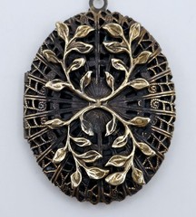 Vtg Gold Filigree Locket Pendant Necklace Leaf Vine Perfume Diffuser Scent Cage