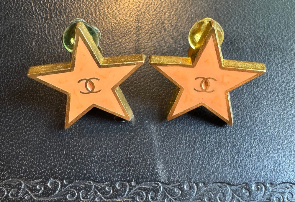 Vintage Chanel 2000 Cruise Coll Peach Enamel Star Clip Earrings CC Logo 00C